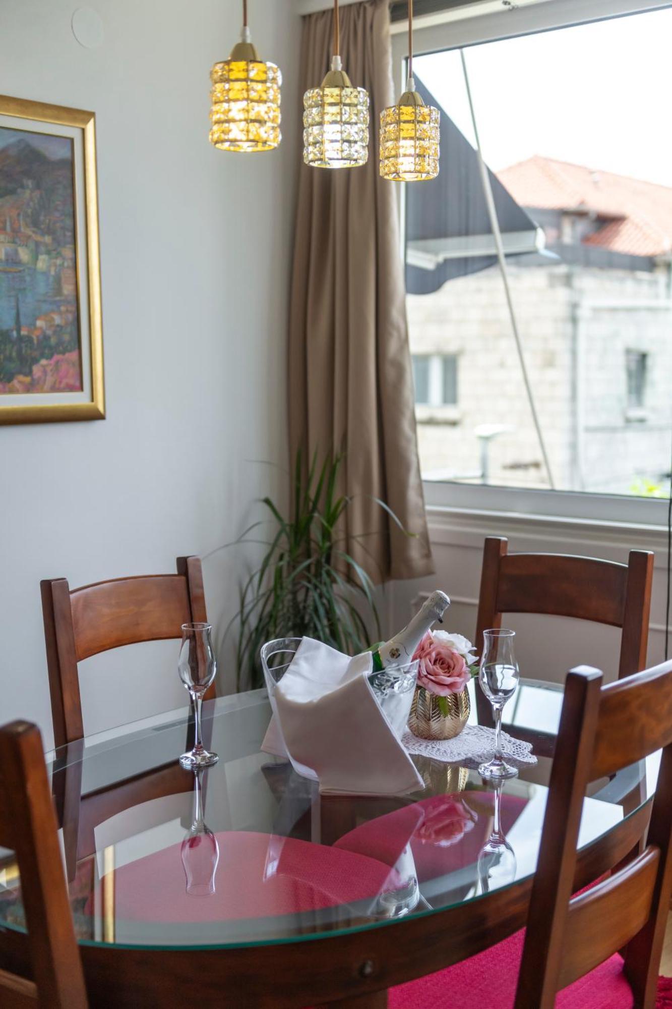 One , Sea View , Free Parking Apartamento